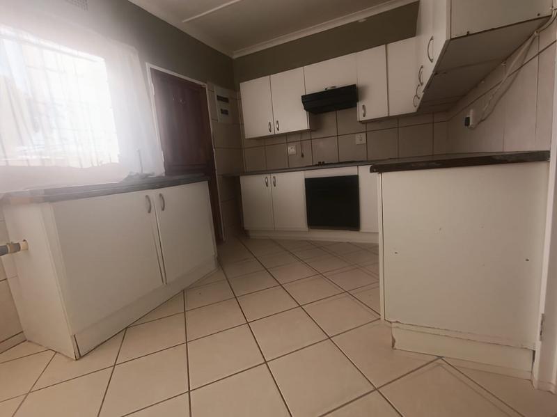 To Let 3 Bedroom Property for Rent in Strubenvale Gauteng
