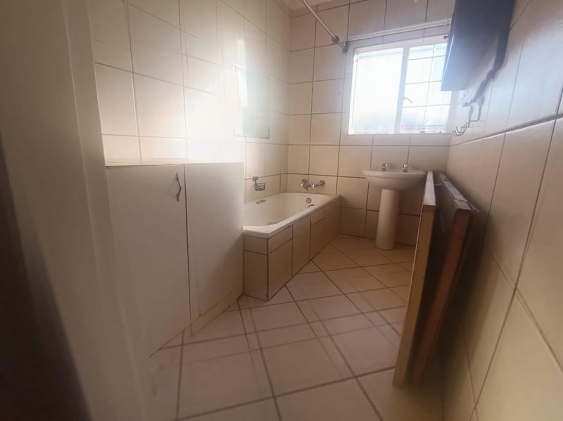 To Let 3 Bedroom Property for Rent in Strubenvale Gauteng