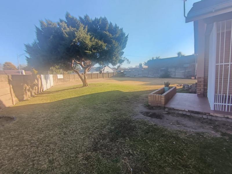 To Let 3 Bedroom Property for Rent in Strubenvale Gauteng