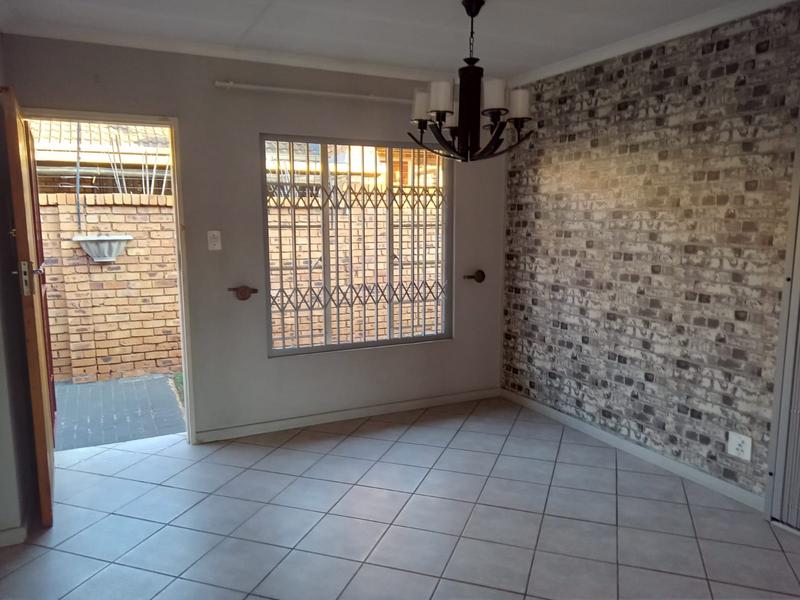 3 Bedroom Property for Sale in Rooihuiskraal North Gauteng