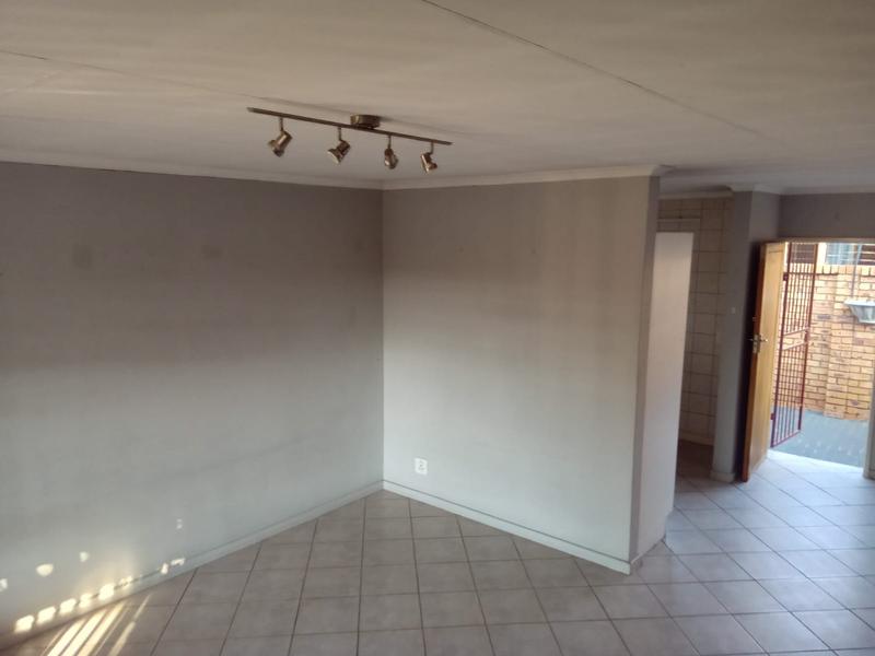 3 Bedroom Property for Sale in Rooihuiskraal North Gauteng