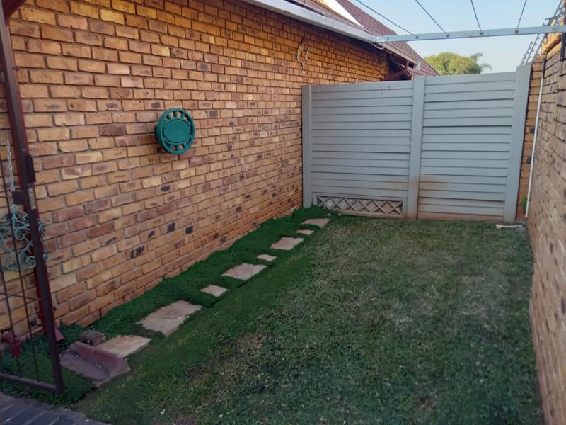 3 Bedroom Property for Sale in Rooihuiskraal North Gauteng