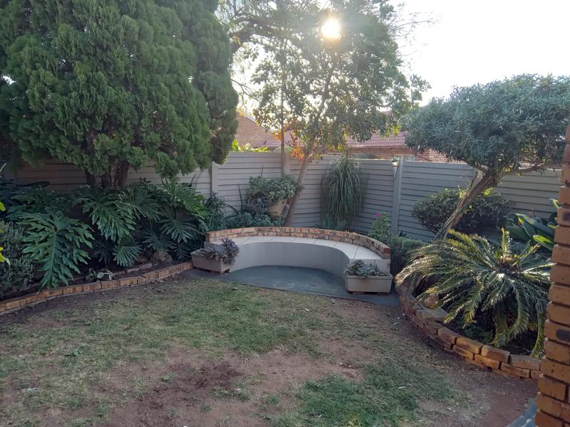 3 Bedroom Property for Sale in Rooihuiskraal North Gauteng