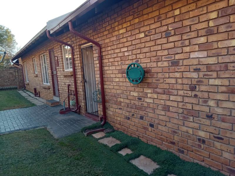 3 Bedroom Property for Sale in Rooihuiskraal North Gauteng