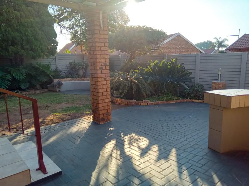3 Bedroom Property for Sale in Rooihuiskraal North Gauteng