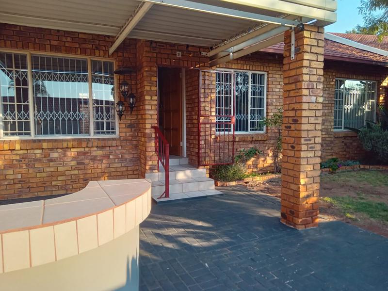3 Bedroom Property for Sale in Rooihuiskraal North Gauteng