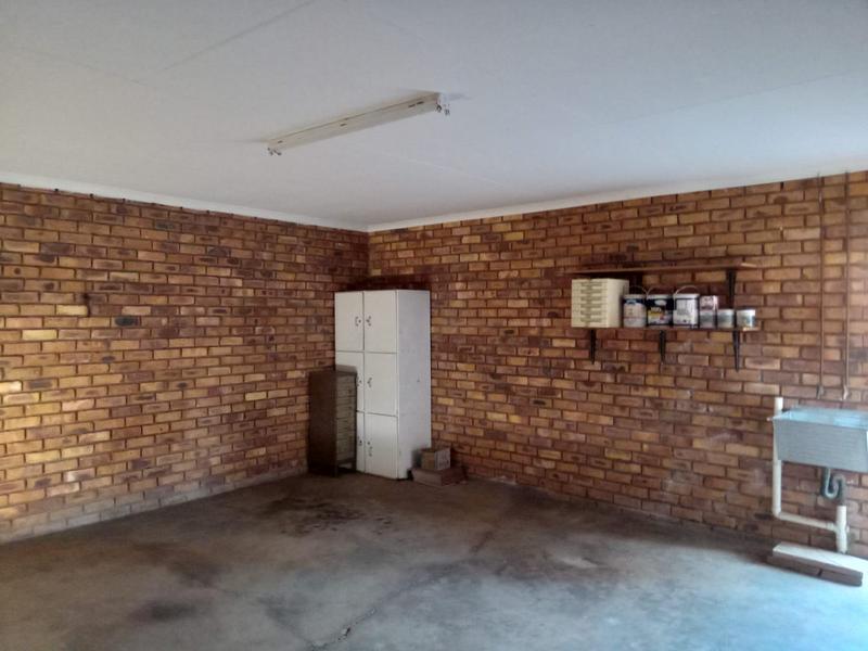 3 Bedroom Property for Sale in Rooihuiskraal North Gauteng