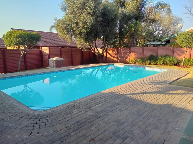 3 Bedroom Property for Sale in Rooihuiskraal North Gauteng