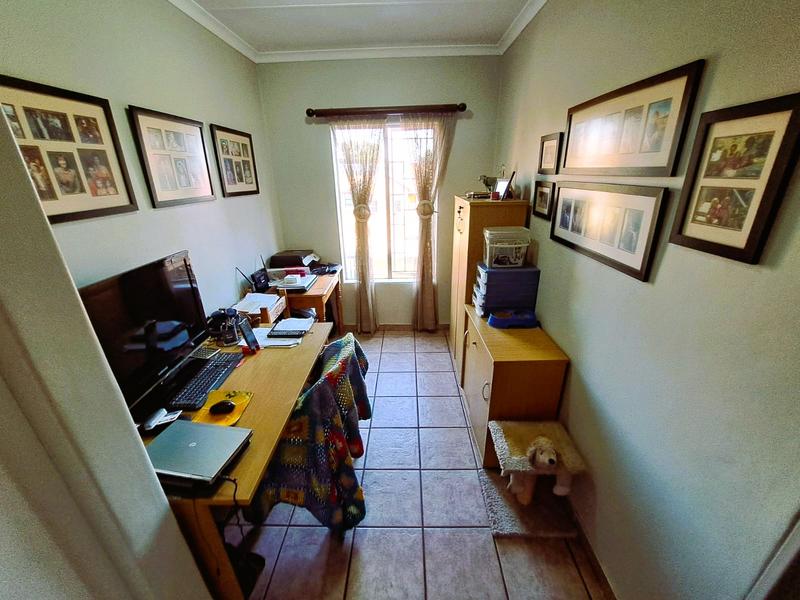4 Bedroom Property for Sale in Amberfield Gauteng