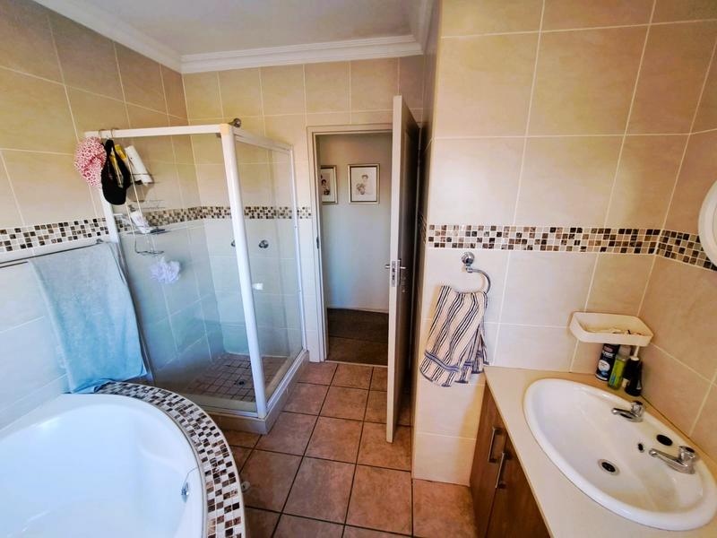 4 Bedroom Property for Sale in Amberfield Gauteng