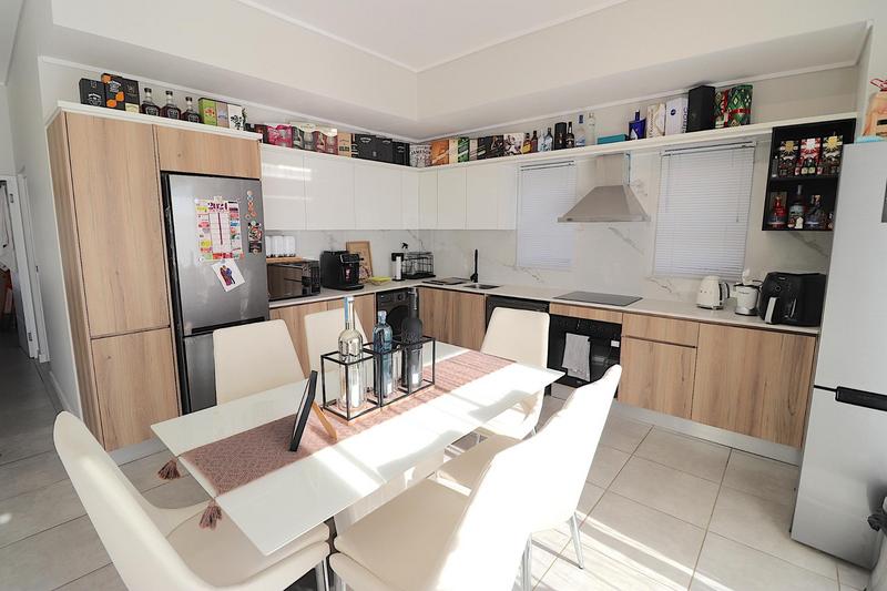 To Let 2 Bedroom Property for Rent in Waterfall Gauteng