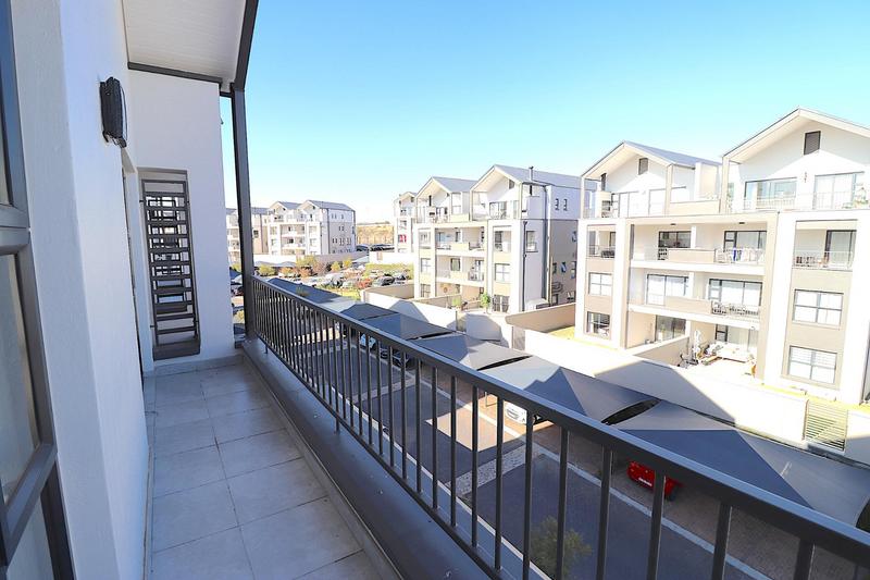 To Let 2 Bedroom Property for Rent in Waterfall Gauteng