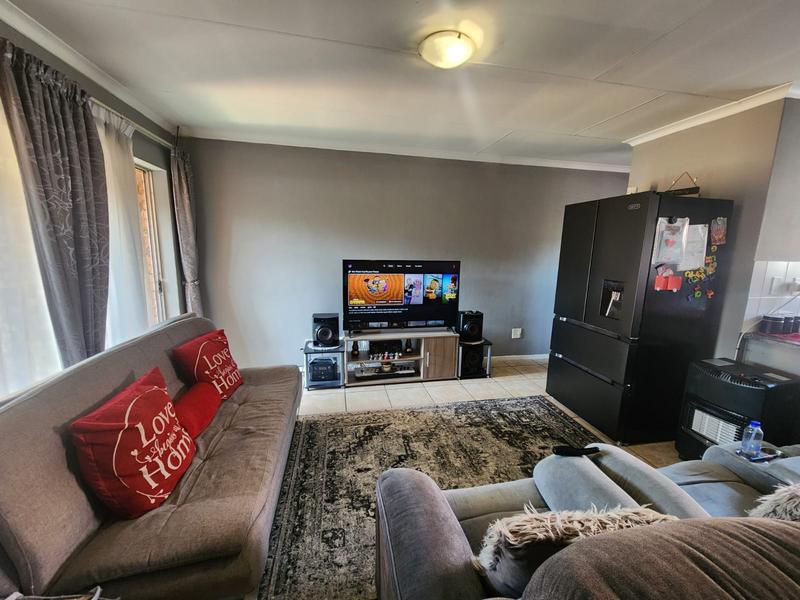 2 Bedroom Property for Sale in Allens Nek Gauteng