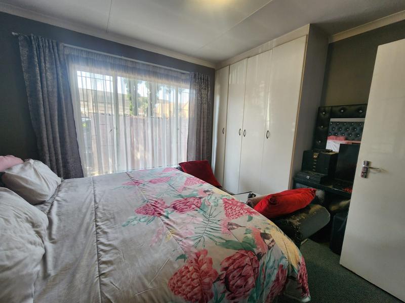 2 Bedroom Property for Sale in Allens Nek Gauteng