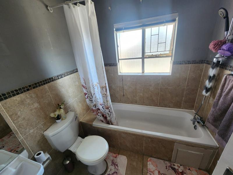2 Bedroom Property for Sale in Allens Nek Gauteng