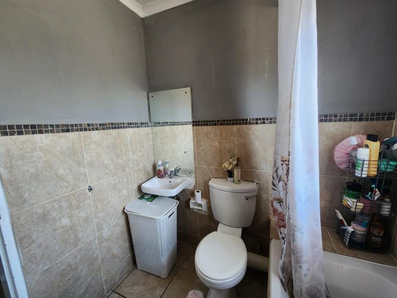 2 Bedroom Property for Sale in Allens Nek Gauteng