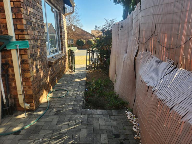 2 Bedroom Property for Sale in Allens Nek Gauteng