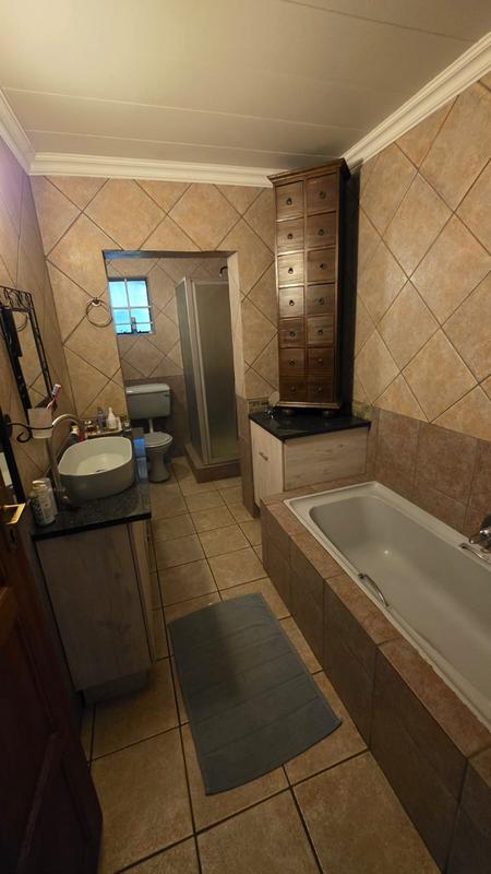 5 Bedroom Property for Sale in Doornpoort Gauteng