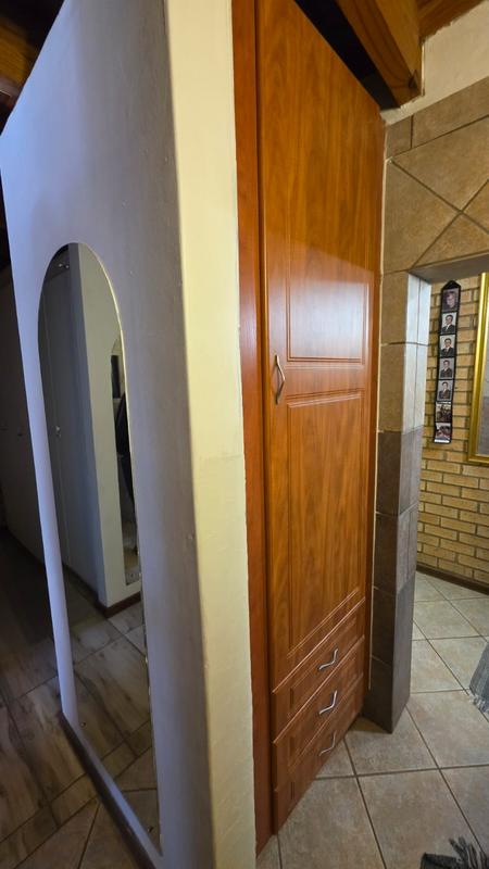 5 Bedroom Property for Sale in Doornpoort Gauteng