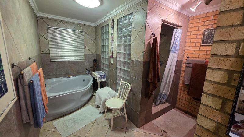 5 Bedroom Property for Sale in Doornpoort Gauteng