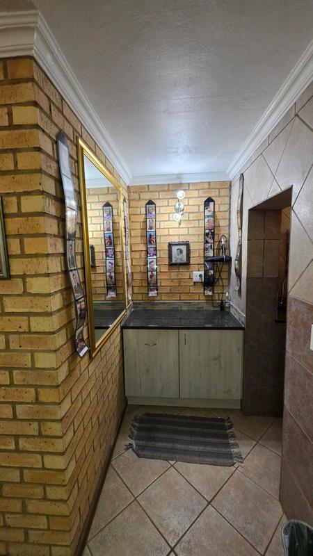 5 Bedroom Property for Sale in Doornpoort Gauteng