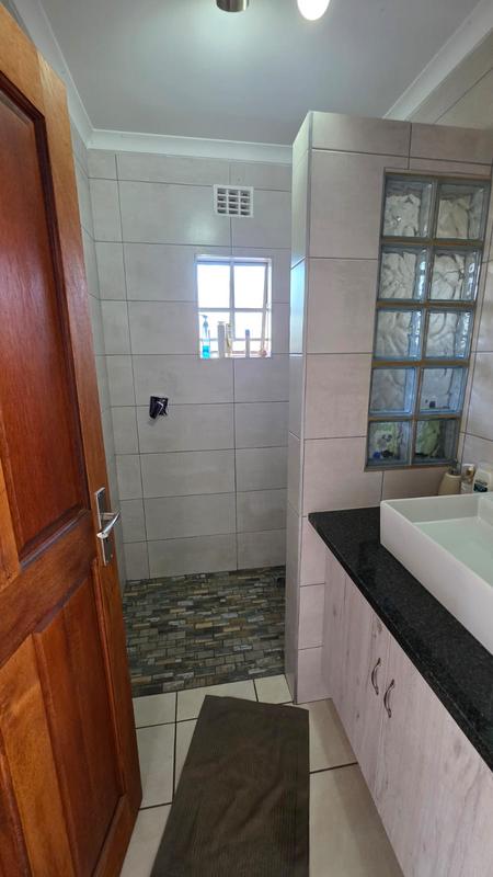 5 Bedroom Property for Sale in Doornpoort Gauteng