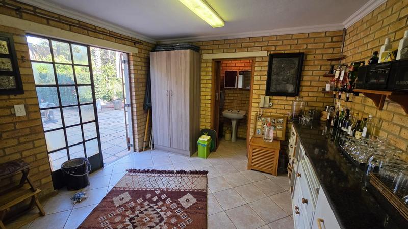 5 Bedroom Property for Sale in Doornpoort Gauteng