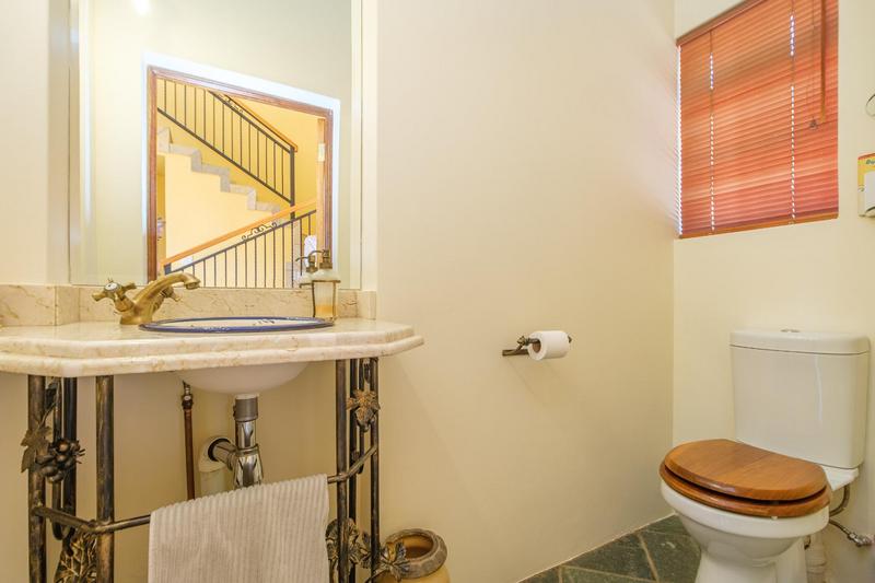 6 Bedroom Property for Sale in Ruimsig Gauteng