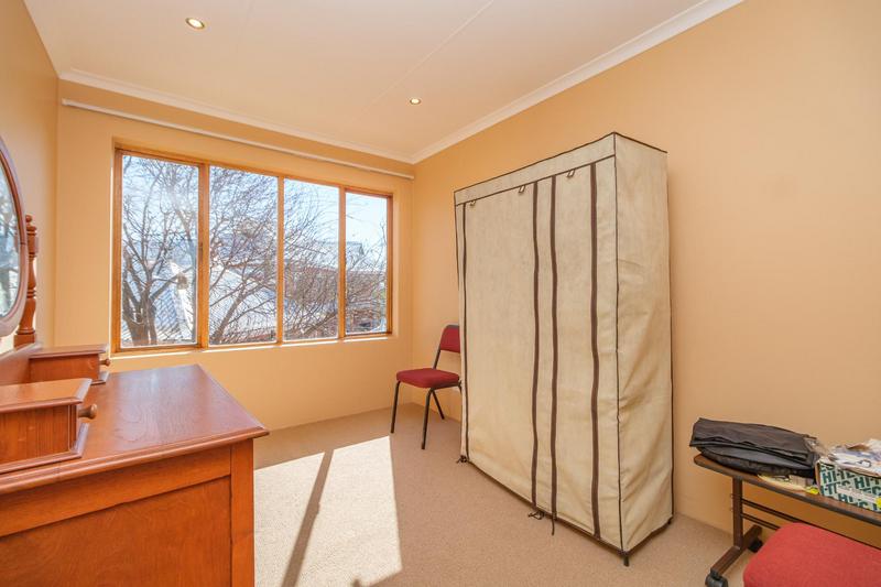 6 Bedroom Property for Sale in Ruimsig Gauteng
