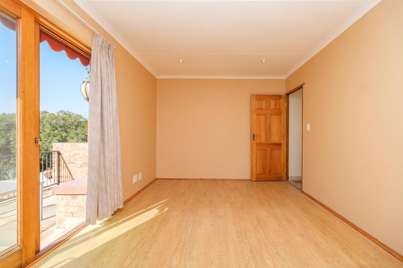 6 Bedroom Property for Sale in Ruimsig Gauteng