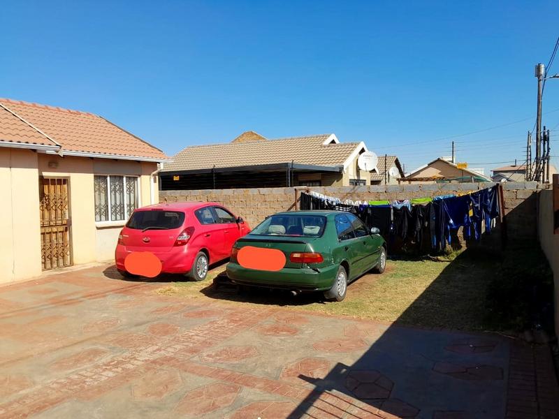 2 Bedroom Property for Sale in Protea Glen Gauteng