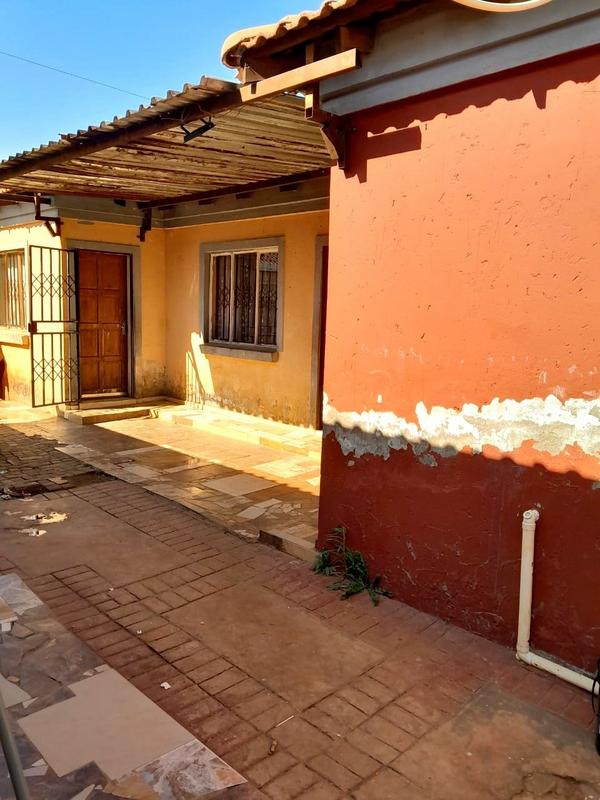 2 Bedroom Property for Sale in Protea Glen Gauteng