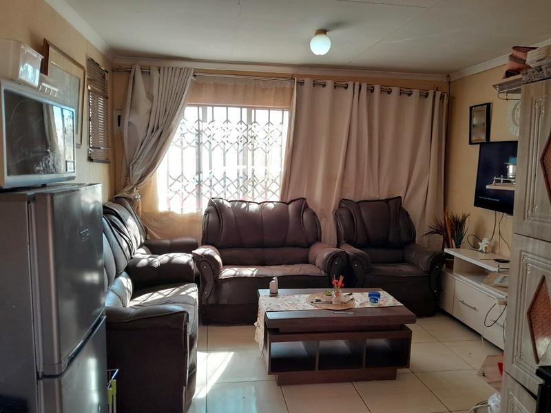 2 Bedroom Property for Sale in Protea Glen Gauteng