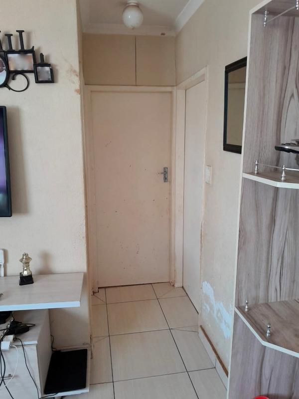 2 Bedroom Property for Sale in Protea Glen Gauteng
