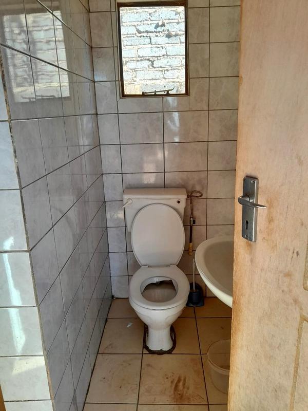 2 Bedroom Property for Sale in Protea Glen Gauteng