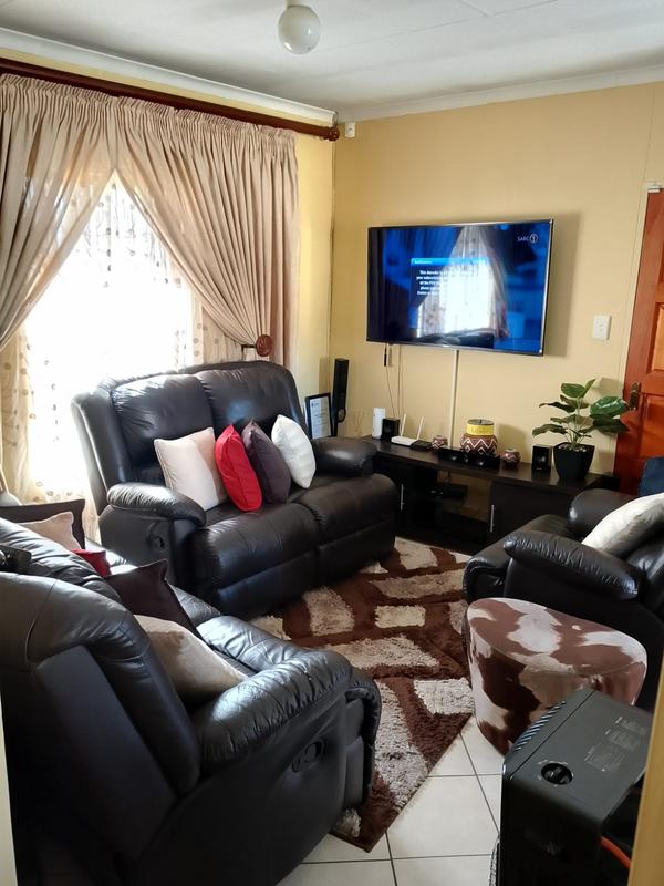 2 Bedroom Property for Sale in Kya Sands Gauteng