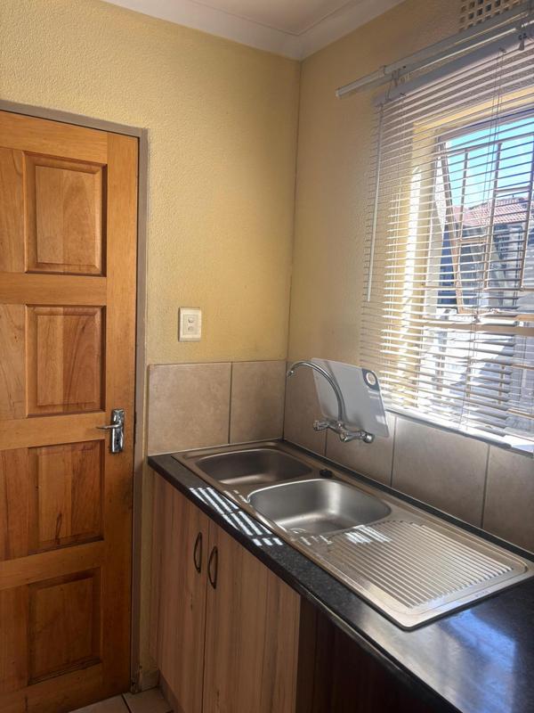 2 Bedroom Property for Sale in Albertsdal Gauteng