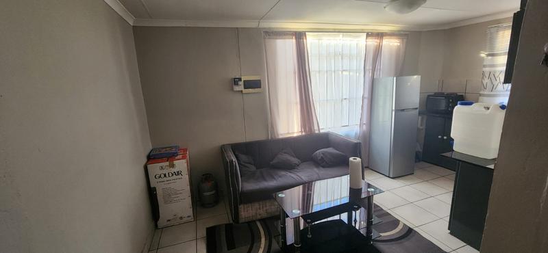 1 Bedroom Property for Sale in Robindale Gauteng