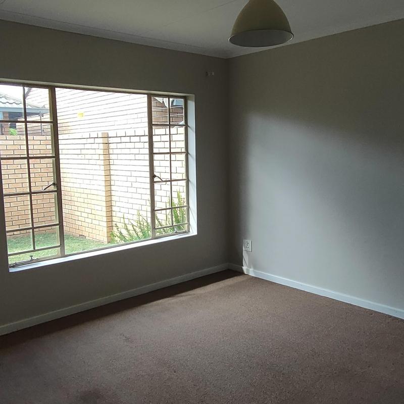 To Let 2 Bedroom Property for Rent in Eldoraigne Gauteng