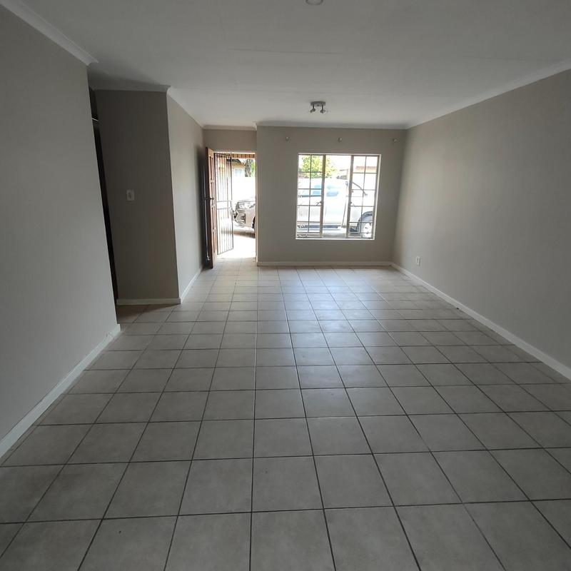 To Let 2 Bedroom Property for Rent in Eldoraigne Gauteng