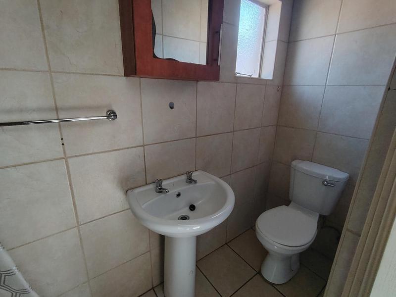 To Let 1 Bedroom Property for Rent in Lyttelton Gauteng