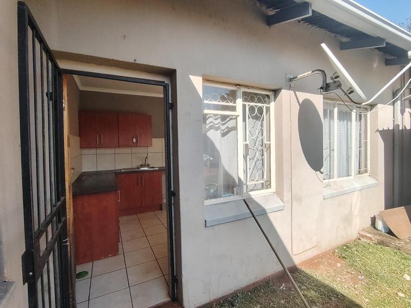To Let 1 Bedroom Property for Rent in Lyttelton Gauteng