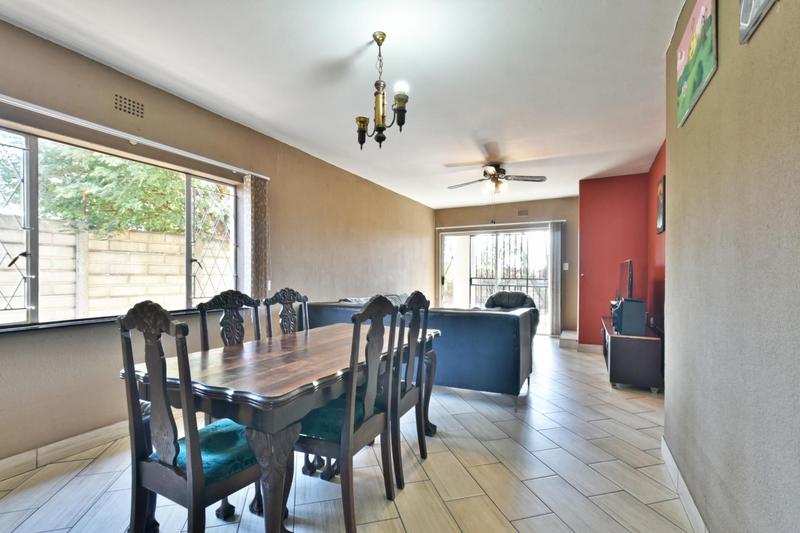 5 Bedroom Property for Sale in Tulisa Park Gauteng