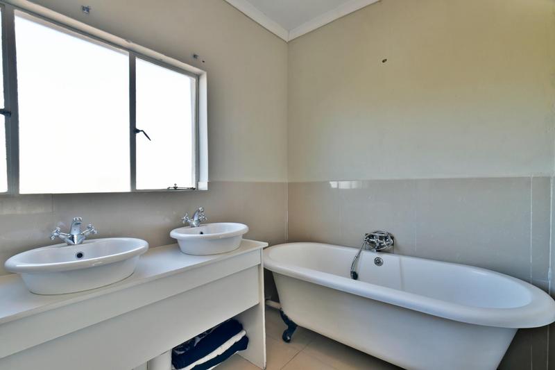 5 Bedroom Property for Sale in Tulisa Park Gauteng