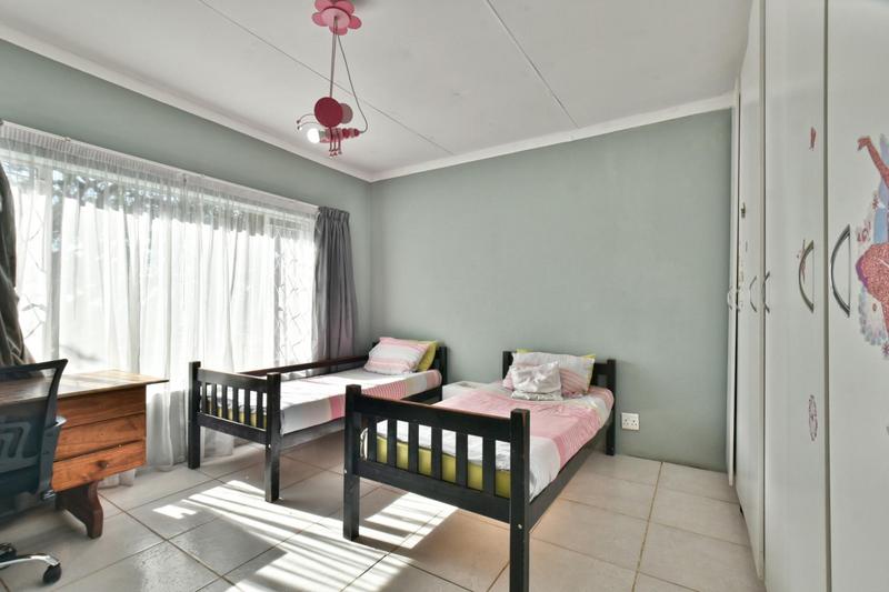 5 Bedroom Property for Sale in Tulisa Park Gauteng