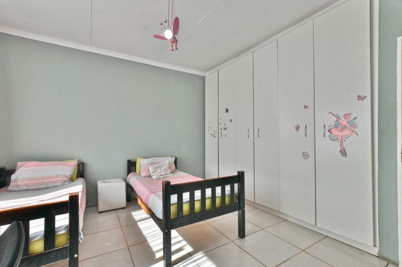 5 Bedroom Property for Sale in Tulisa Park Gauteng