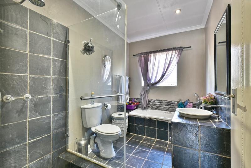 4 Bedroom Property for Sale in Sharonlea Gauteng