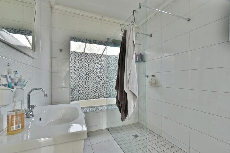 4 Bedroom Property for Sale in Sharonlea Gauteng