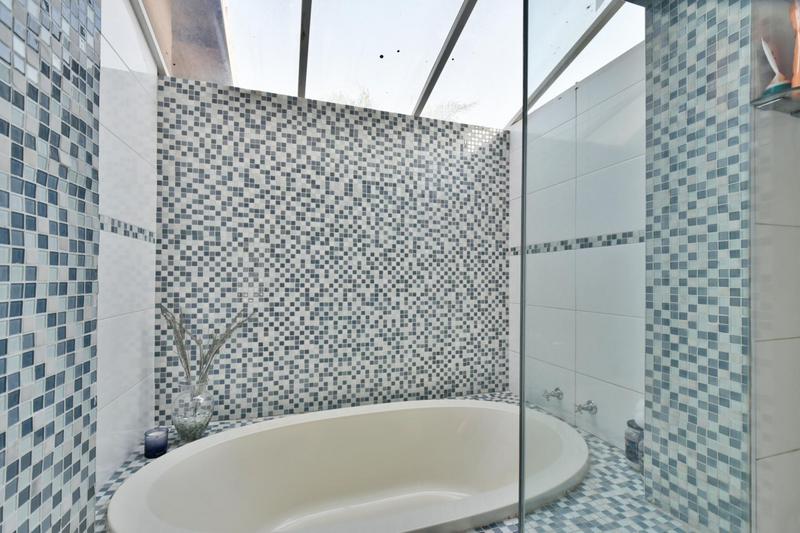 4 Bedroom Property for Sale in Sharonlea Gauteng