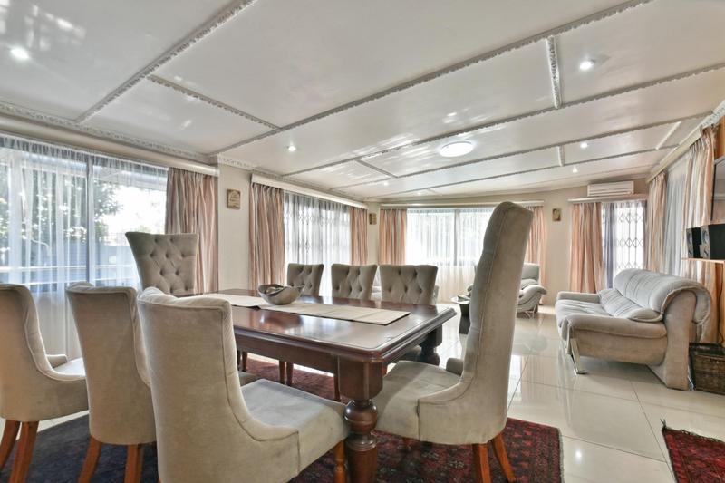 6 Bedroom Property for Sale in Weltevreden Park Gauteng